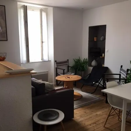 Beautiful In The Center Of Apartment *